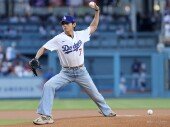 뷔, MLB 마운드 빛낸 완벽 시구 [포토]