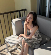 아이브 리즈, 잘 먹고도 늘씬…민낯도 예쁜 하와이 여신