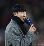손흥민, 토트넘 팬에게 ‘뜨거운 안녕’ [포토]