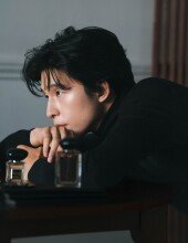 홍경, 소년과 남자 사이를 오가다…두 가지 무드 [화보]