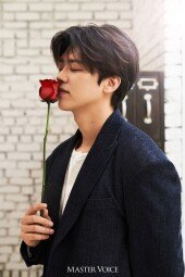 ‘컴백 D-9’ 박지현의 매혹 비주얼…꽃을 든 트롯 왕자