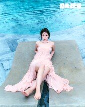 채수빈, 수영장서 과감한 핑크 튜브톱…나른 섹시 [화보]