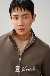 웃음기 뺀 이준, 화보 장인이었네