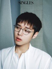 박지훈, 안경 박제 시급…반전 섹시미 ‘심쿵’ [화보]
