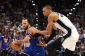 ‘파이널 MVP’ 브런슨, 웸반야마를 뚫어라 [포토] 