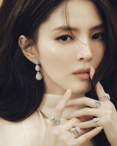 한소희, 보석보다 먼저 보이는 얼굴…파리서 완성한 고혹美 [화보]