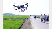 드론 띄워 해충 방제-수확량 예측 ‘데이터 농업’