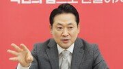 [데스크가 만난 사람]“국민의힘, 겁 많고 공격에 취약… 싸우지 않는 자 배지 떼는 게 혁신”