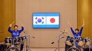 한일 정상, 깜짝 드럼 합주…李대통령 “평생 로망 이뤄”[청계천 옆 사진관]