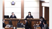 판사 질타에 한숨 쉰 김건희…선고 끝나자 고개 숙여 인사