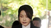 법원 “사치품 치장 급급” 김건희 질타… 샤넬백-그라프 목걸이 ‘유죄’