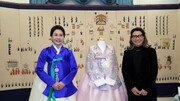 김혜경·잔자 여사, ‘광장시장 맞춤’ 한복 전시 관람…김 여사 “靑이전 후 첫 손님”