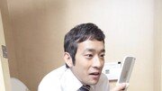 화장실서 스마트폰 보는 습관, 치질 위험 46% 높인다