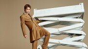[프리미엄뷰]‘스타일 아이콘’ 된 UGG, 여름 남성 슈즈 시장 휩쓴다