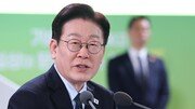 李대통령 “오늘 결혼기념일…신혼여행 아껴둔 제주, 재판도 다 미뤄”