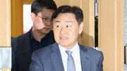 [속보]민주 “김관영 전북지사 제명…금품 제공 파악돼”