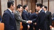 이 대통령 “어제는 빨간 넥타이 매” 장동혁 “야당과 소통 안돼”