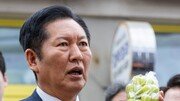 정청래, 추미애에 당 점퍼 수여…“우리 당 전략자산”