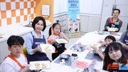 김혜경 여사, 당원병 환아들과 ‘희망쿠키’ 만들기 체험