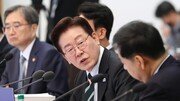 李대통령 “부분 개헌 현실적…안 맞는 옷은 바꿔야”