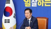 정청래 “국민배당금, 당과 대화 없었다”…선거 악재와 선그어