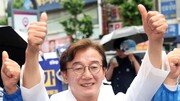 [속보]전재수, 부산 승기 잡았다…통일교 논란 넘어 ‘잠룡’ 반열에