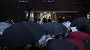 ‘투표용지 부족’ 잠실 투표소 대치 30시간째…침묵시위 이어가