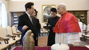李, 교황 만나 내년 방한 초청… 방북도 요청한 듯