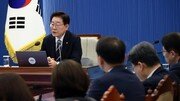 李 “종전 문턱, 첫째도 둘째도 물가…가용수단 총동원”