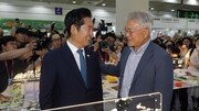 연임 도전 정청래, 文 찾아가…“등 토닥여주셨다”