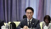 中출장서 태극기 배지 거꾸로 단 김민석 총리…국힘 “국가적 망신”