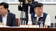 올해도 시한 넘긴 최저임금… “노사 줄다리기 38년 구조 바꿔야”