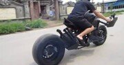 배트맨 오토바이 ‘배트포드’를 직접 만들었다고?