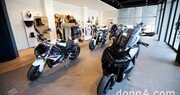 BMW 모토라드, 새 단장한 분당 전시장 공개