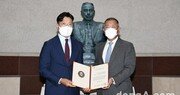 정몽구 명예회장, ‘백신혁신센터’ 설립에 사재 100억원 기부