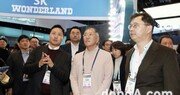 [CES 2024]美서 ‘정의선 VIP고객님’ 맞이한 최재원 SK온 대표 수석부회장