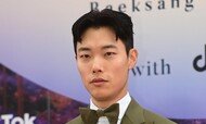 “건물주 어렵다”던 류준열, 가족 법인으로 강남 빌딩 투자?