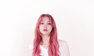 대통령 키스 받은 女아이돌…멤버들도 응원