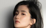 김태리, 미모 이 정도였어? 대놓고 드러낸 어깨라인 예술