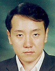 동아일보 신동아팀 허만섭 차장