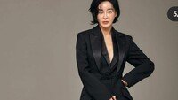 ‘가슴 노출’ 김혜은, 48세 나이 잊은 섹시미 자랑