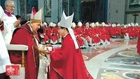 교황, 정순택 서울대교구장에 ‘팔리움’ 수여
