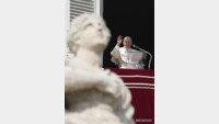교황 “곡물 합의, 우크라전 종전 협상 모델 ‘희망 신호’”