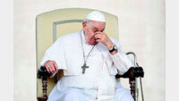 즉위 10년 맞은 프란치스코 “교황직 쉽지 않아”