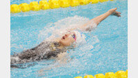 ‘고교생’ 이은지, 25년 만에 여자 배영 메달…200m서 銅