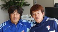 [사커토크] 서정원감독 “넌 팀플레이 시작점” 홍철 “감독님 미소가 힘”