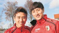 아우크스부르크 감독 “구자철-지동원 남아줬으면”