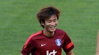 [사커피플] 김진수 “포스트 이영표?…선배처럼 기복없는 선수 되겠다”