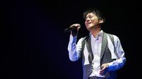 [리뷰] 임창정 첫 전국투어, ‘흔한’ 가수의 특별한 콘서트 