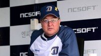 [베이스볼브레이크] 김경문의 단호한 ‘결단력’… 긴장감 놓지않는 ‘베테랑’